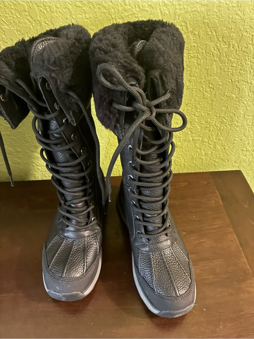 UGG Women's Black Tall Lace-Up Winter Boot with Shearling Cuff women  SIZE 5 BNW